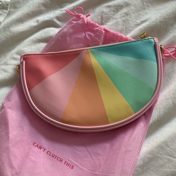 Can’t Clutch This “Colorwheel” Clutch - March 2020 - Picture 3 of 4